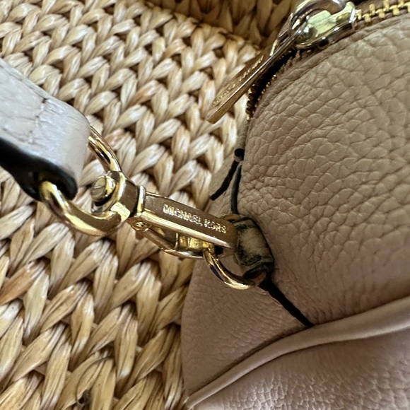 Michael Kors Bedford tassel satchel - Picture 7 of 11